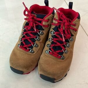 Columbia kids’ boots